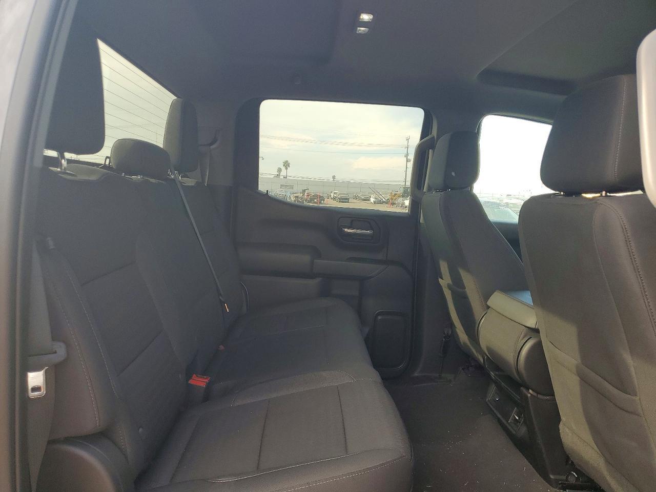 2023 CHEVROLET Silverado