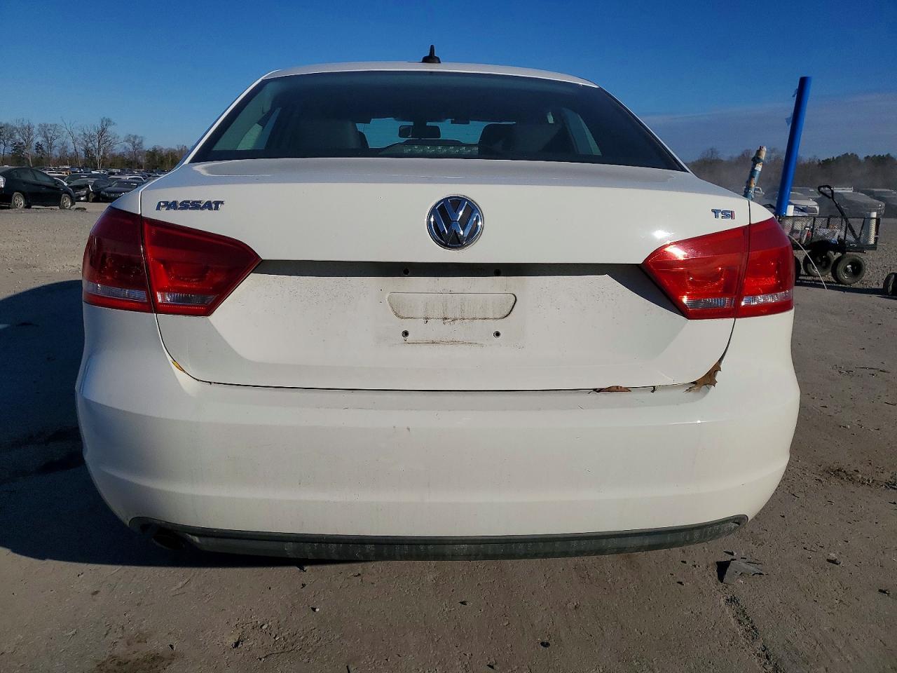 2015 VOLKSWAGEN Passat