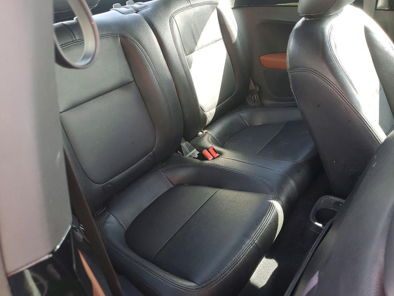 2015 VOLKSWAGEN Beetle