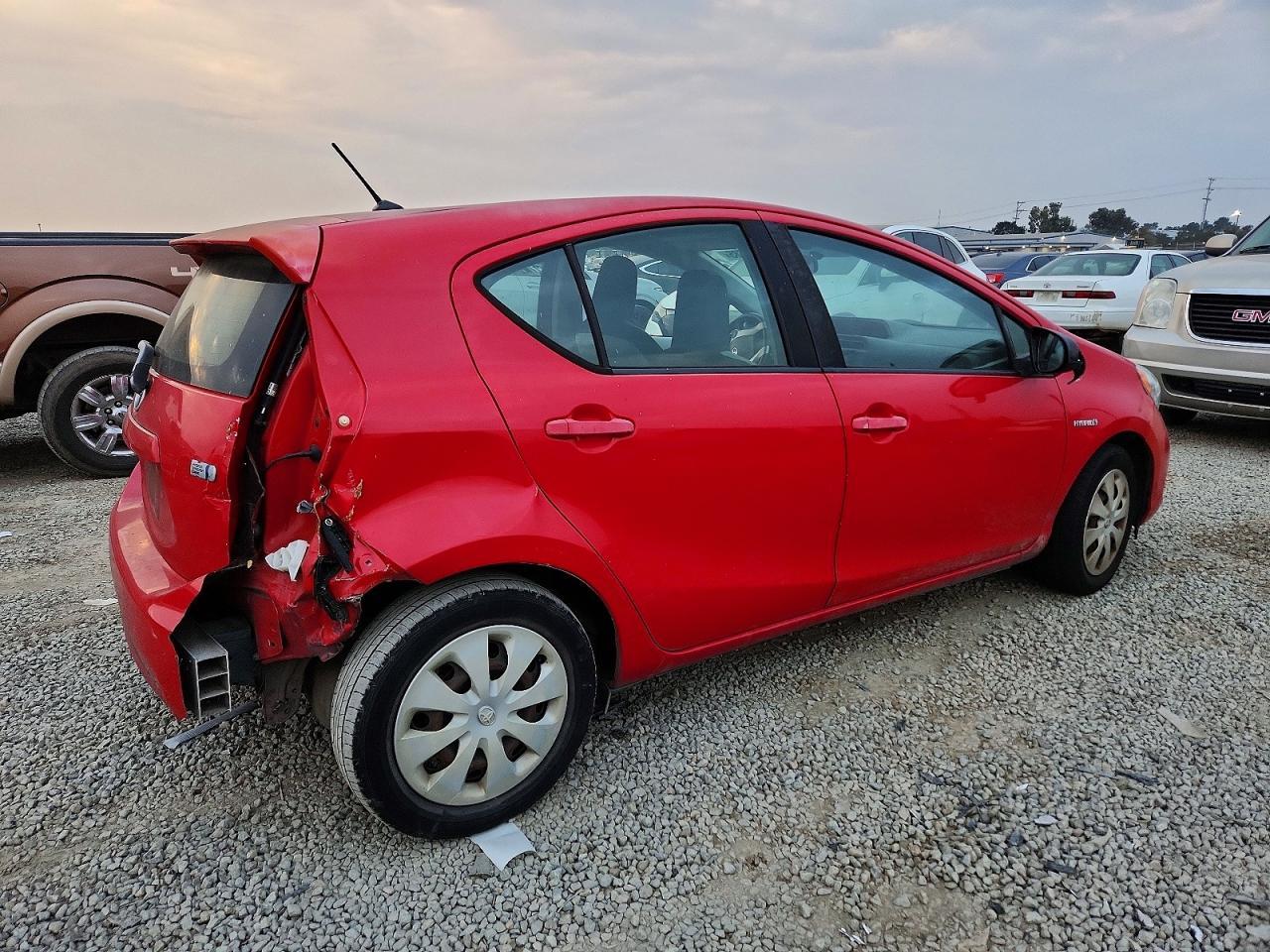 2013 TOYOTA Prius c