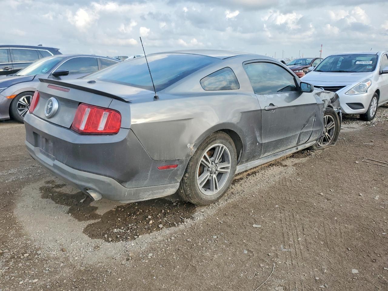 2011 FORD MUSTANG