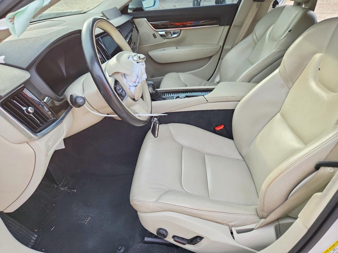 2018 VOLVO S90