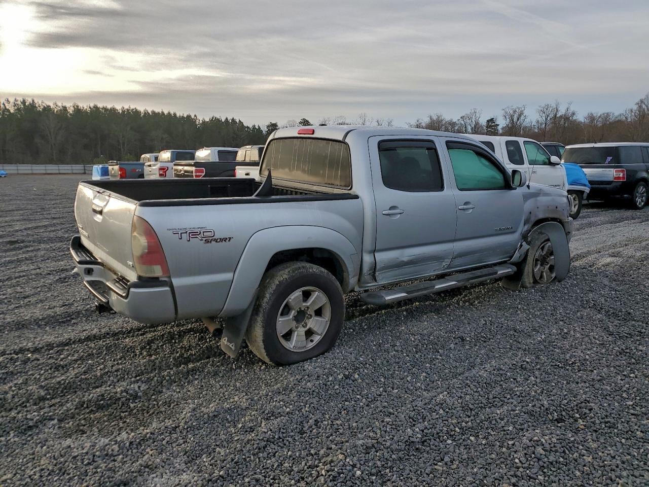 2011 TOYOTA TACOMA