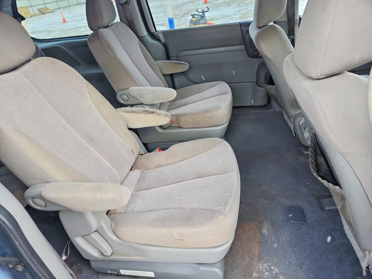 2011 KIA SEDONA