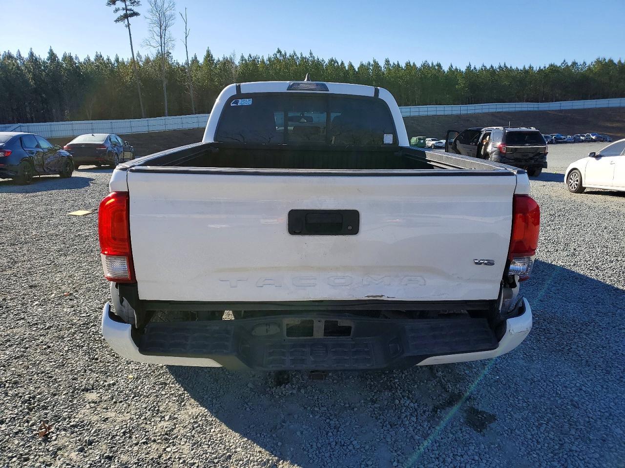 2016 TOYOTA TACOMA