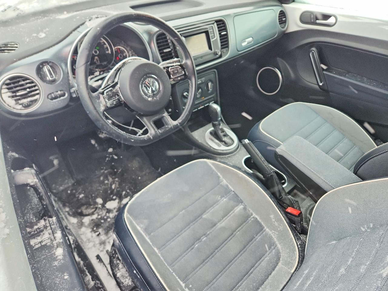 2016 VOLKSWAGEN Beetle