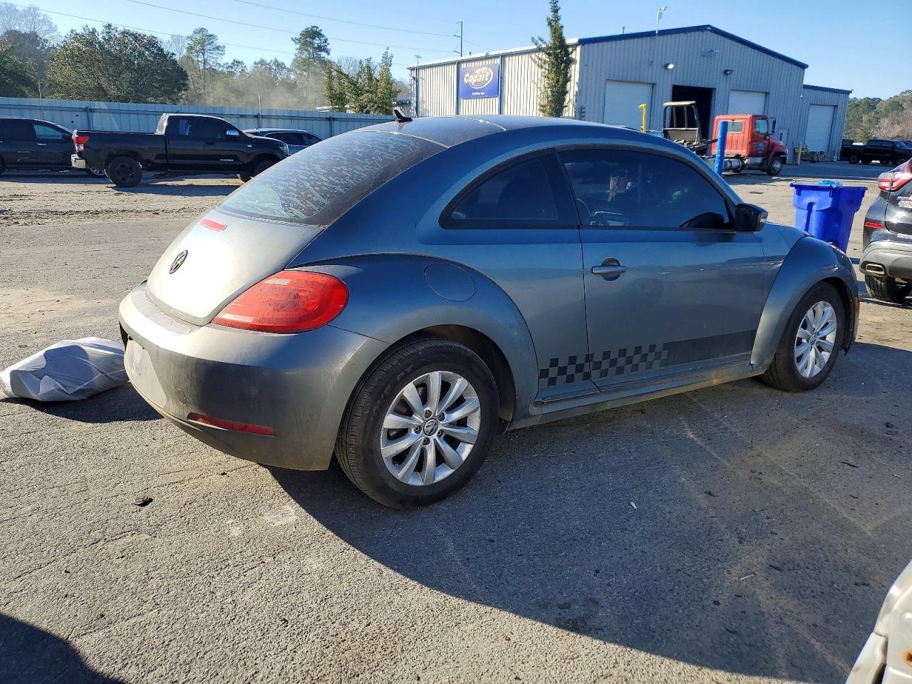 2012 VOLKSWAGEN Beetle