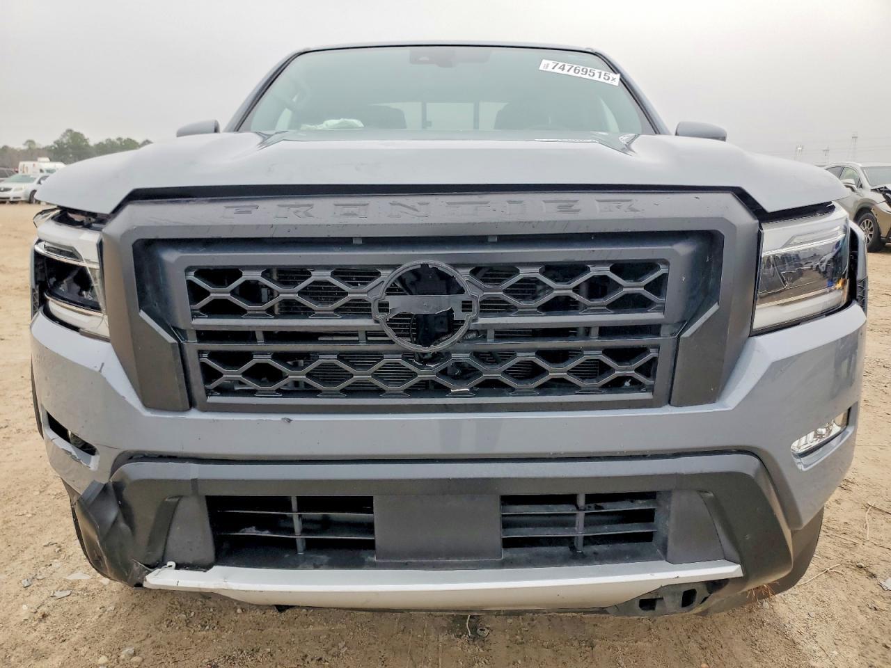 2022 NISSAN Frontier