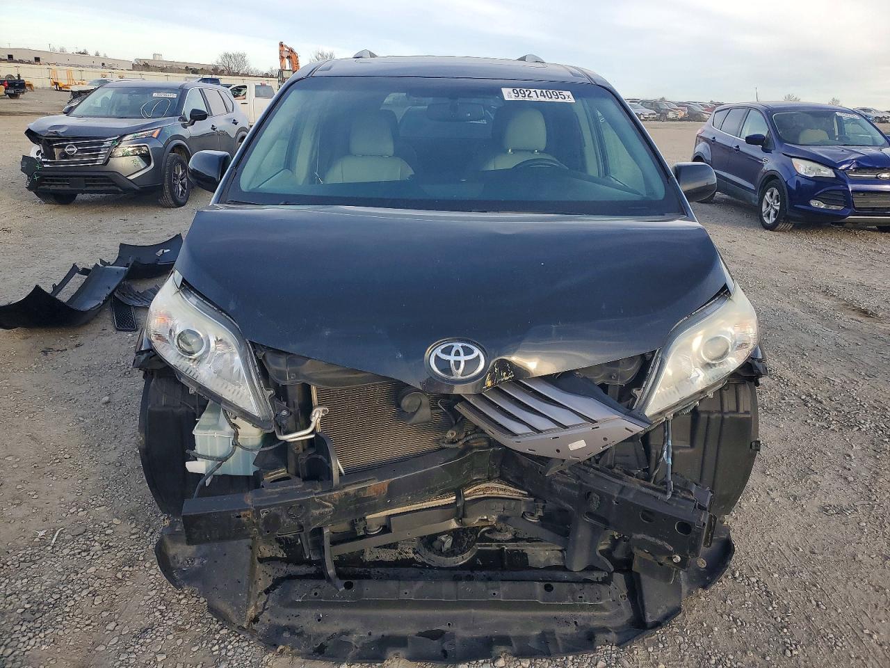 2016 TOYOTA SIENNA