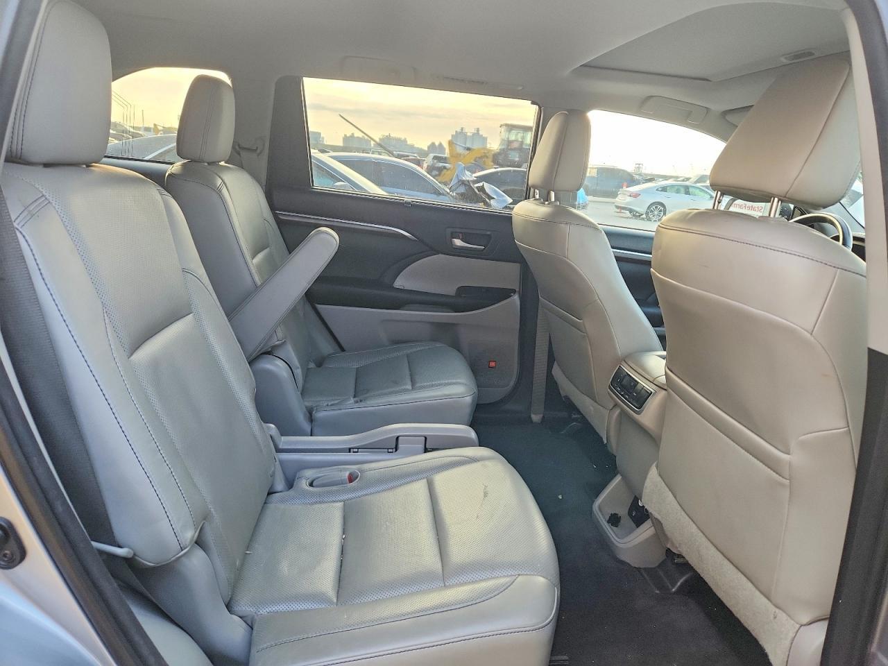 2015 TOYOTA HIGHLANDER