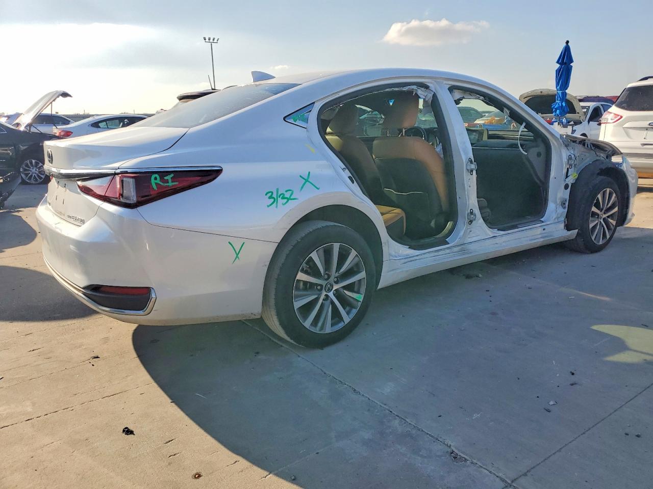 2021 LEXUS ES 250