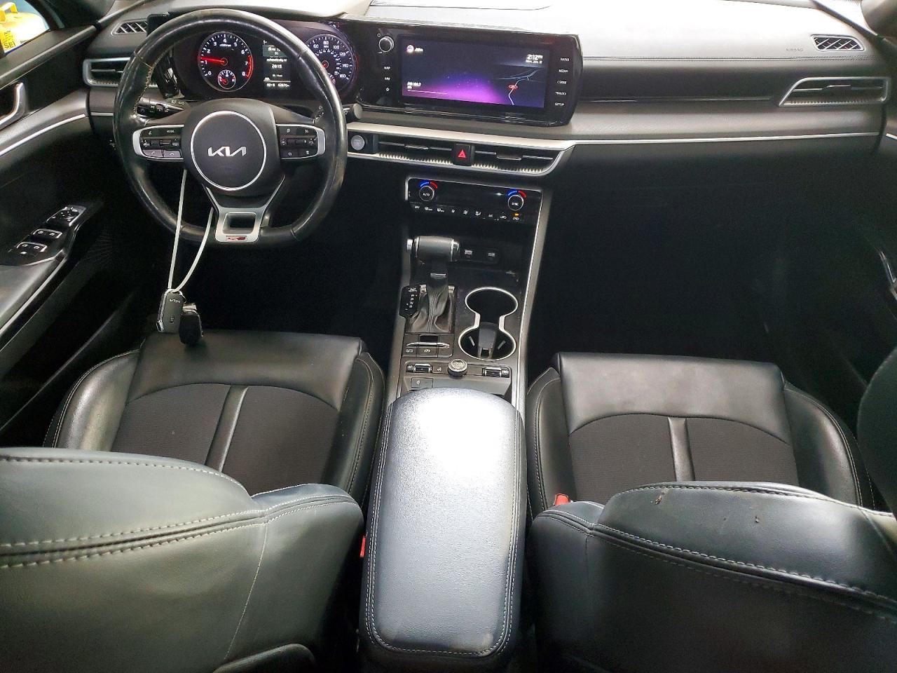 2022 KIA K5