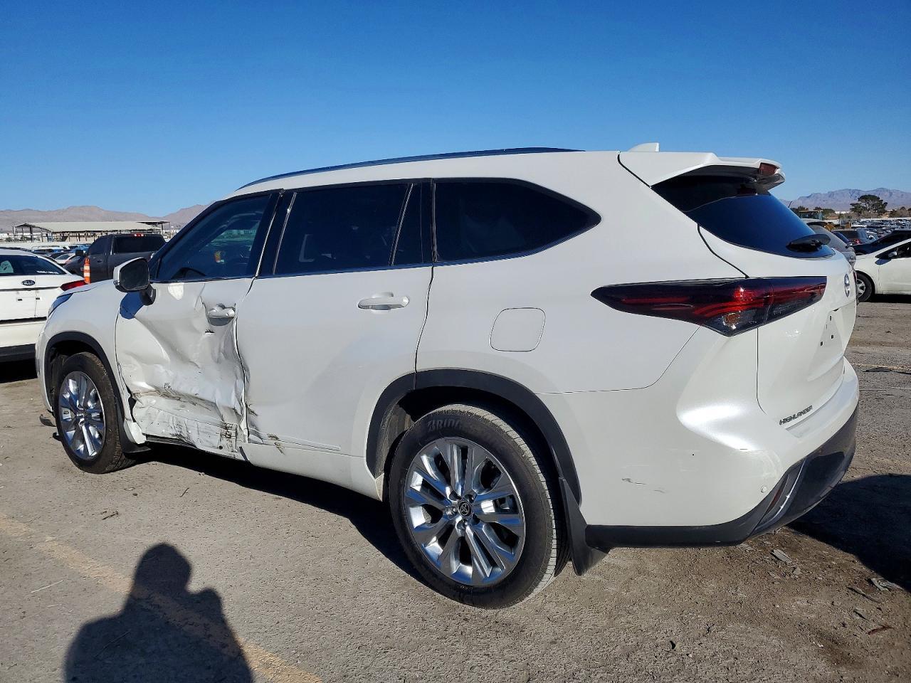 2024 TOYOTA HIGHLANDER