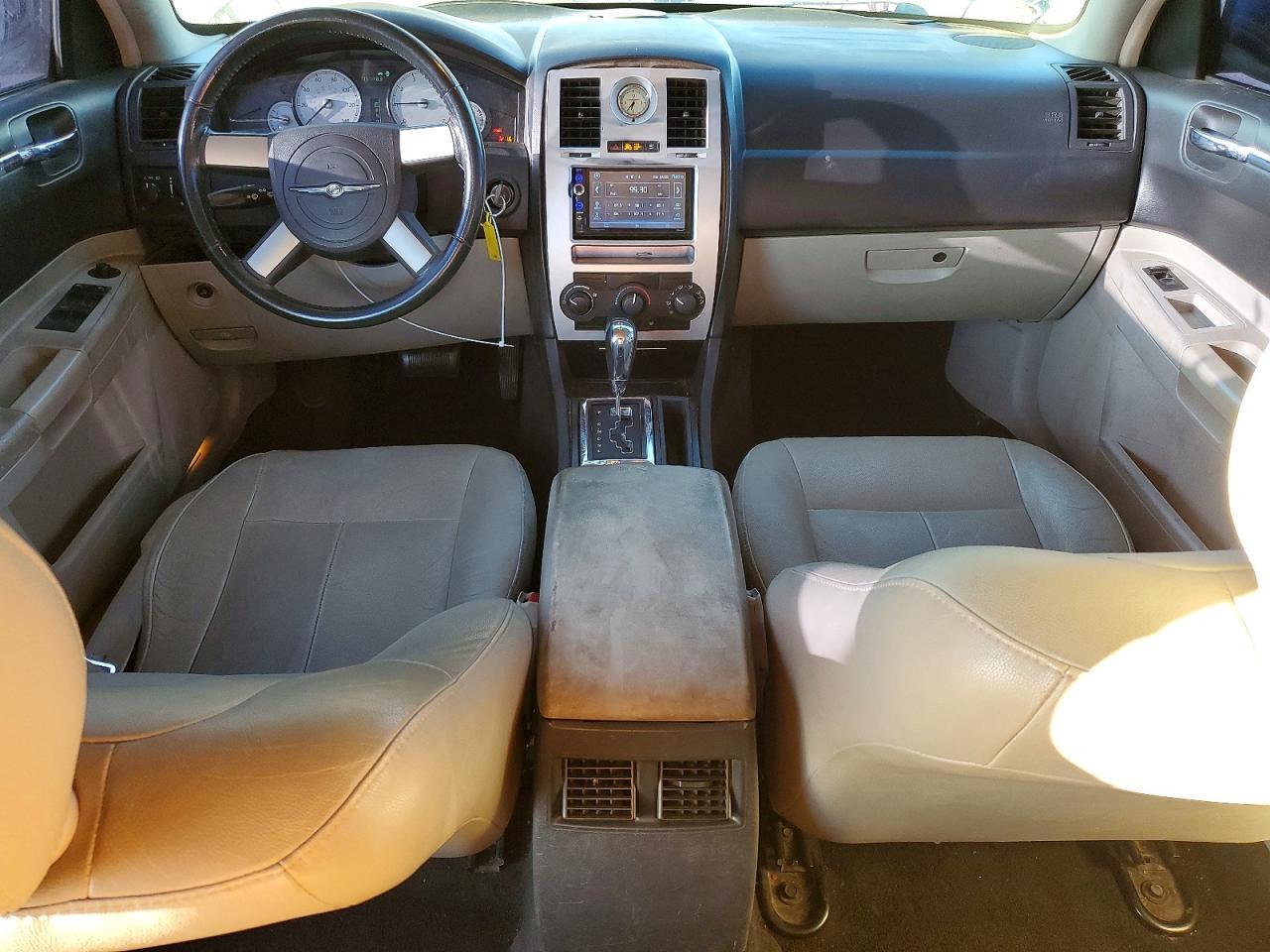 2005 CHRYSLER 300