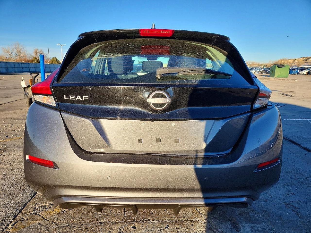 2025 NISSAN LEAF