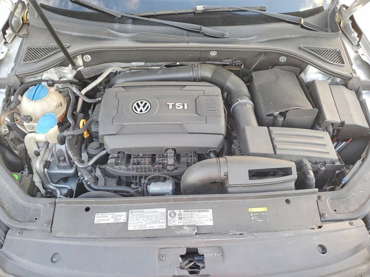 2017 VOLKSWAGEN Passat