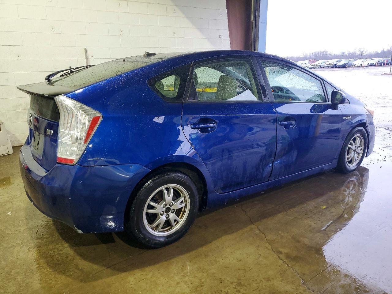 2011 TOYOTA PRIUS