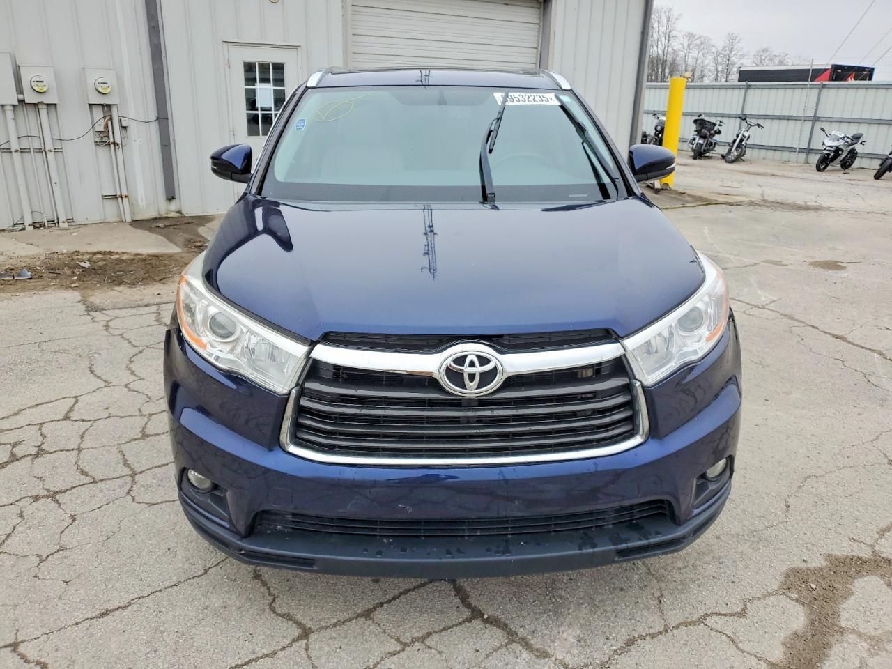 2016 TOYOTA HIGHLANDER