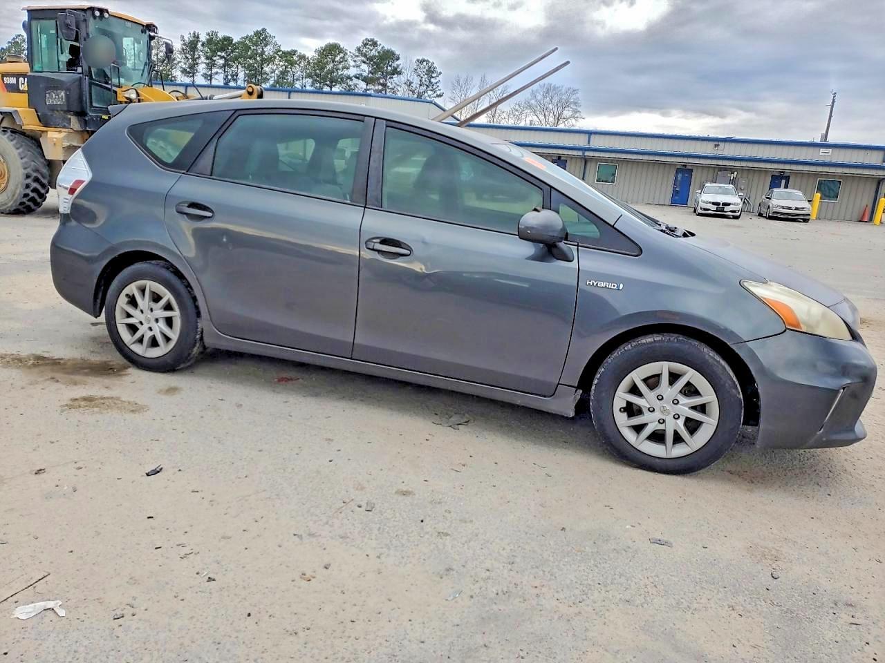 2013 TOYOTA PRIUS V
