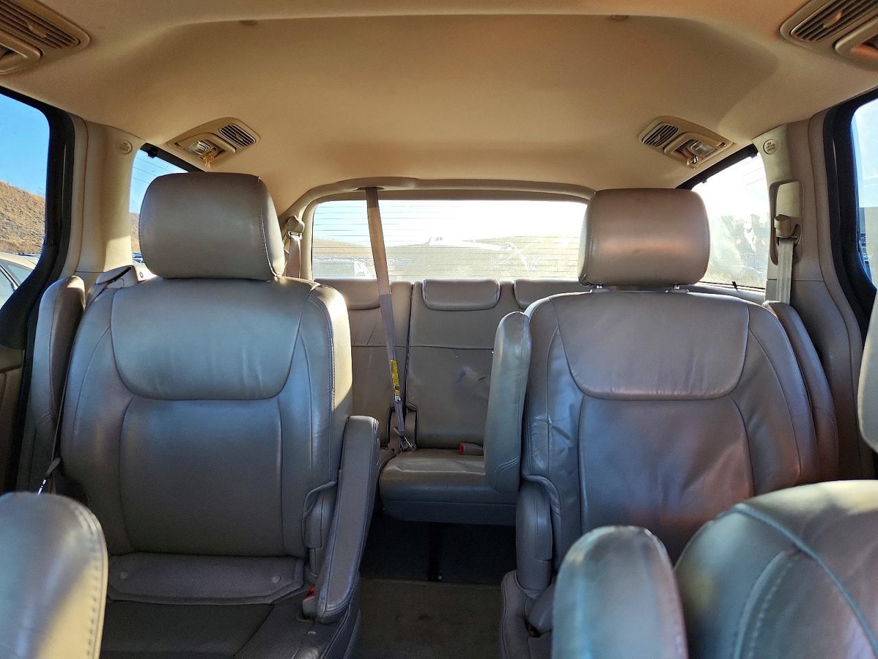 2005 TOYOTA SIENNA