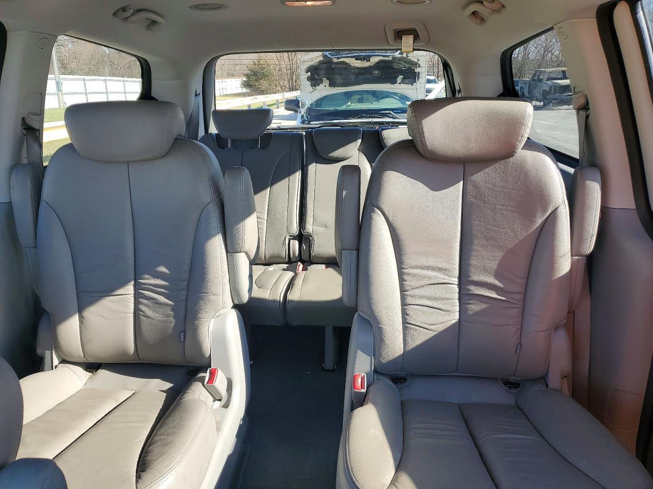 2010 KIA SEDONA