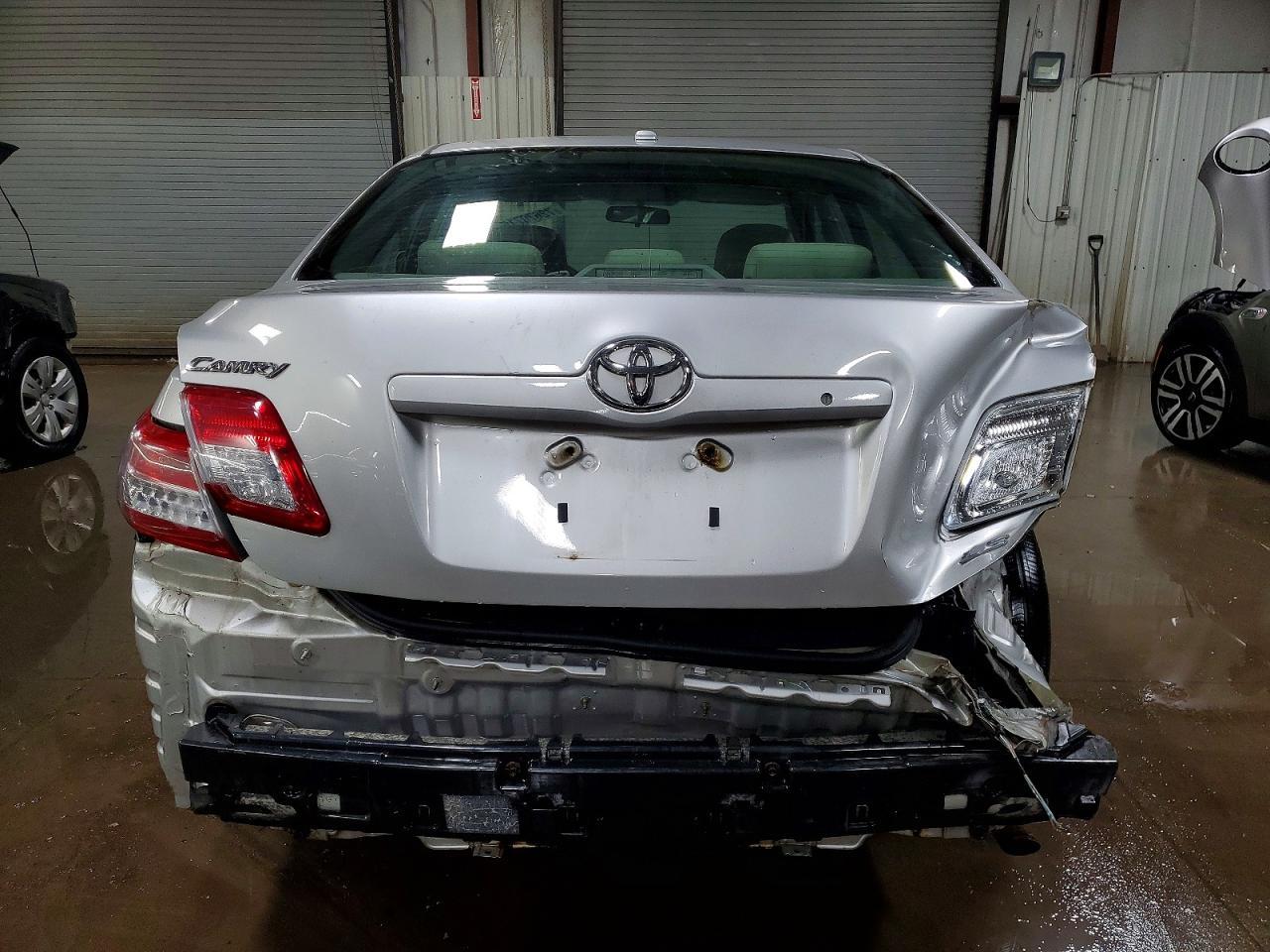 2011 TOYOTA CAMRY