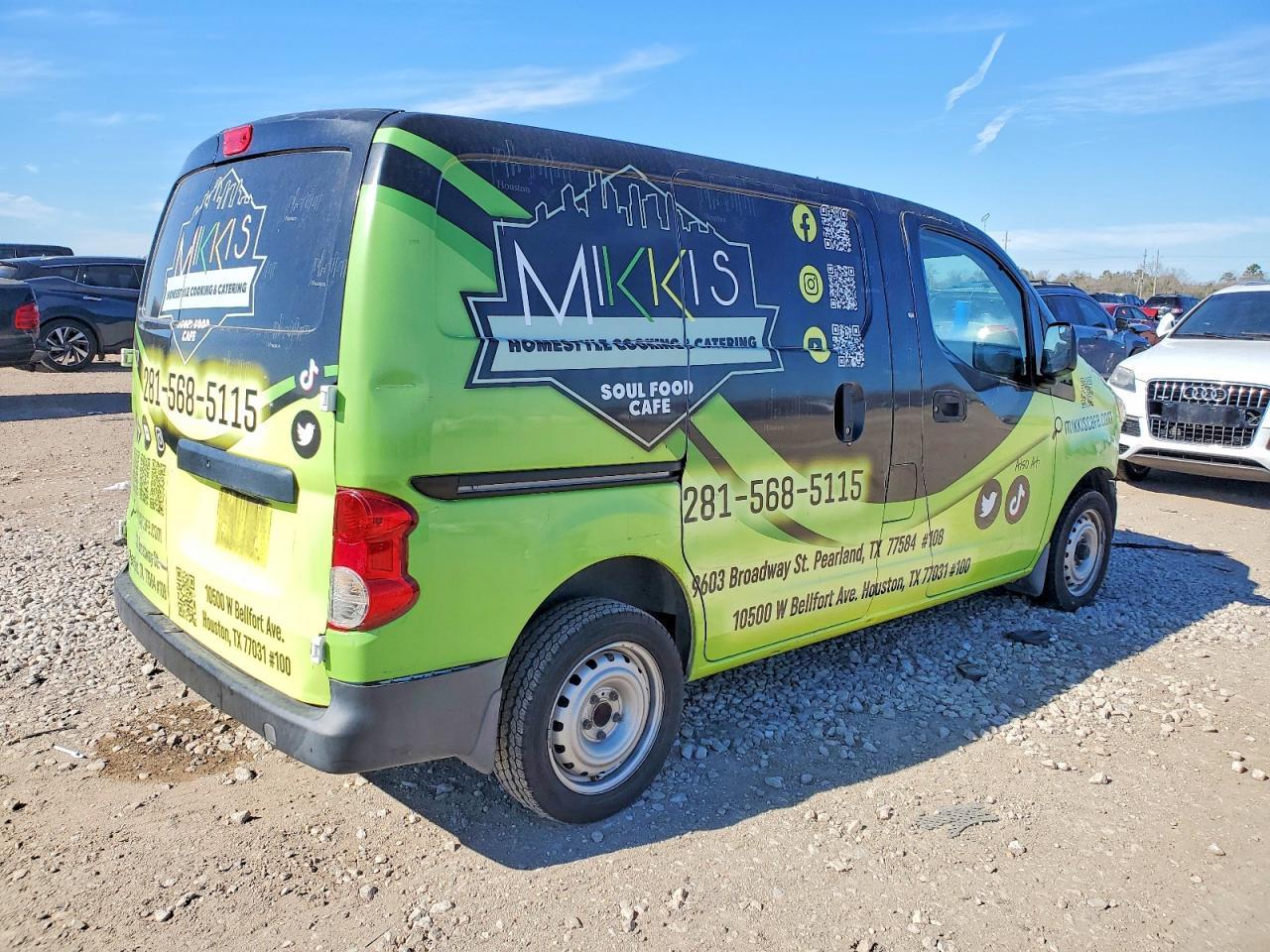 2017 NISSAN NV 200