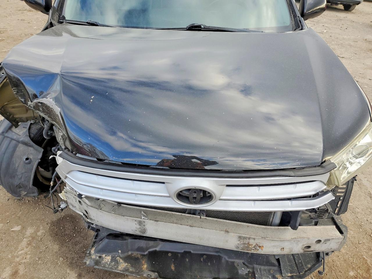 2012 TOYOTA HIGHLANDER
