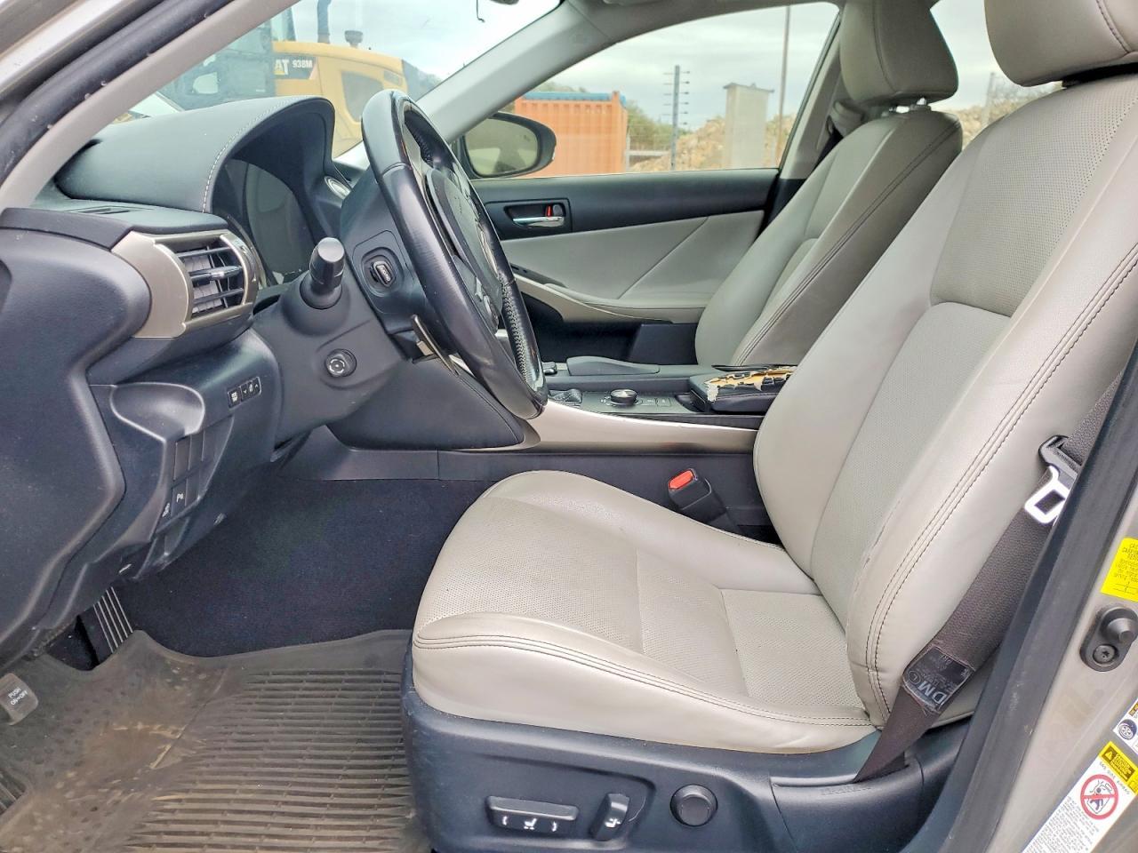 2016 LEXUS IS 200t