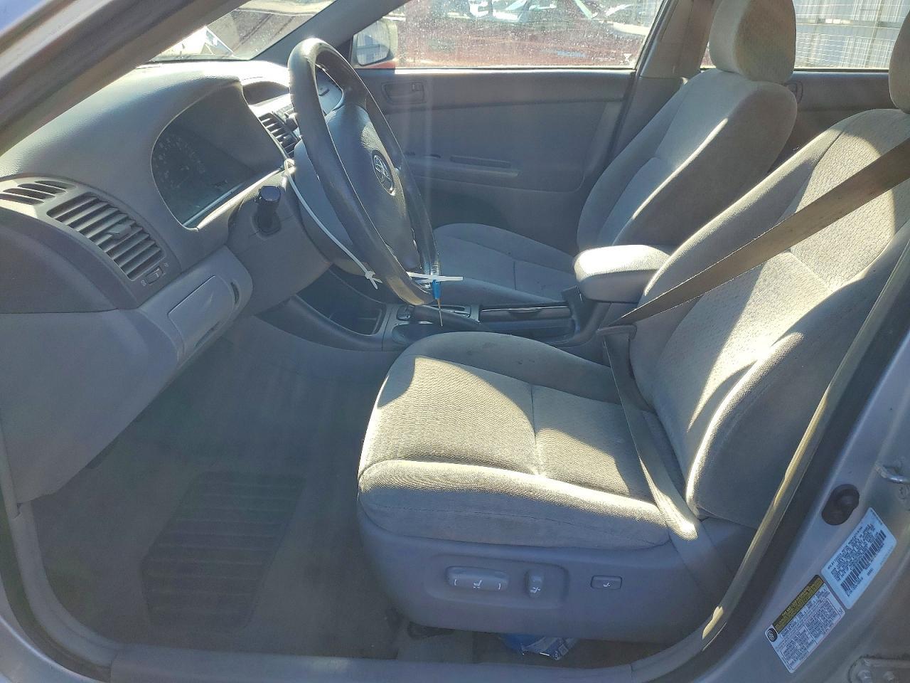2004 TOYOTA CAMRY
