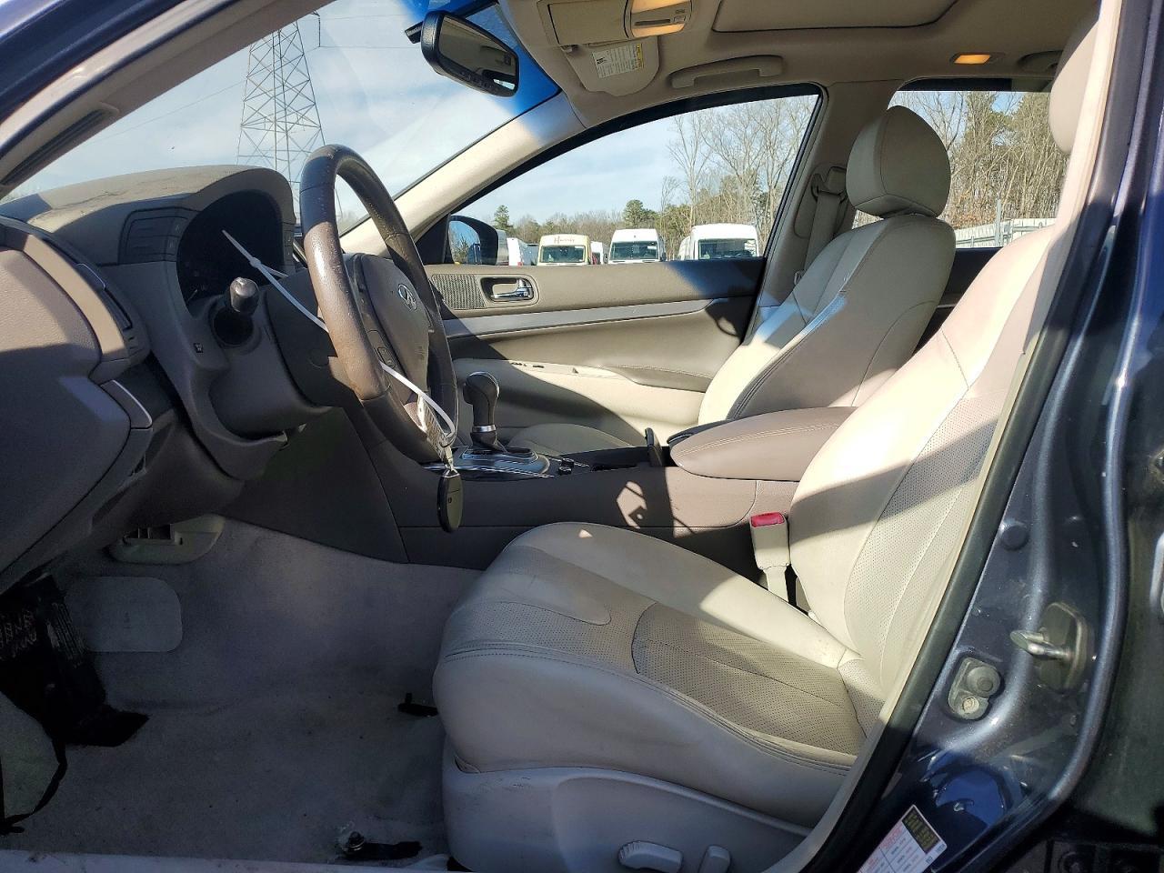 2011 INFINITI G25