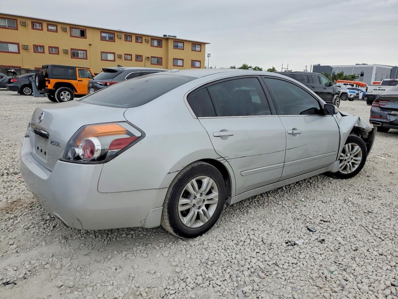 2011 NISSAN ALTIMA