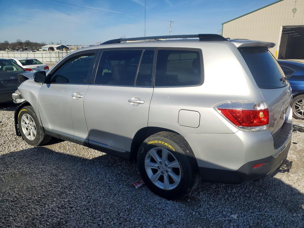 2011 TOYOTA HIGHLANDER