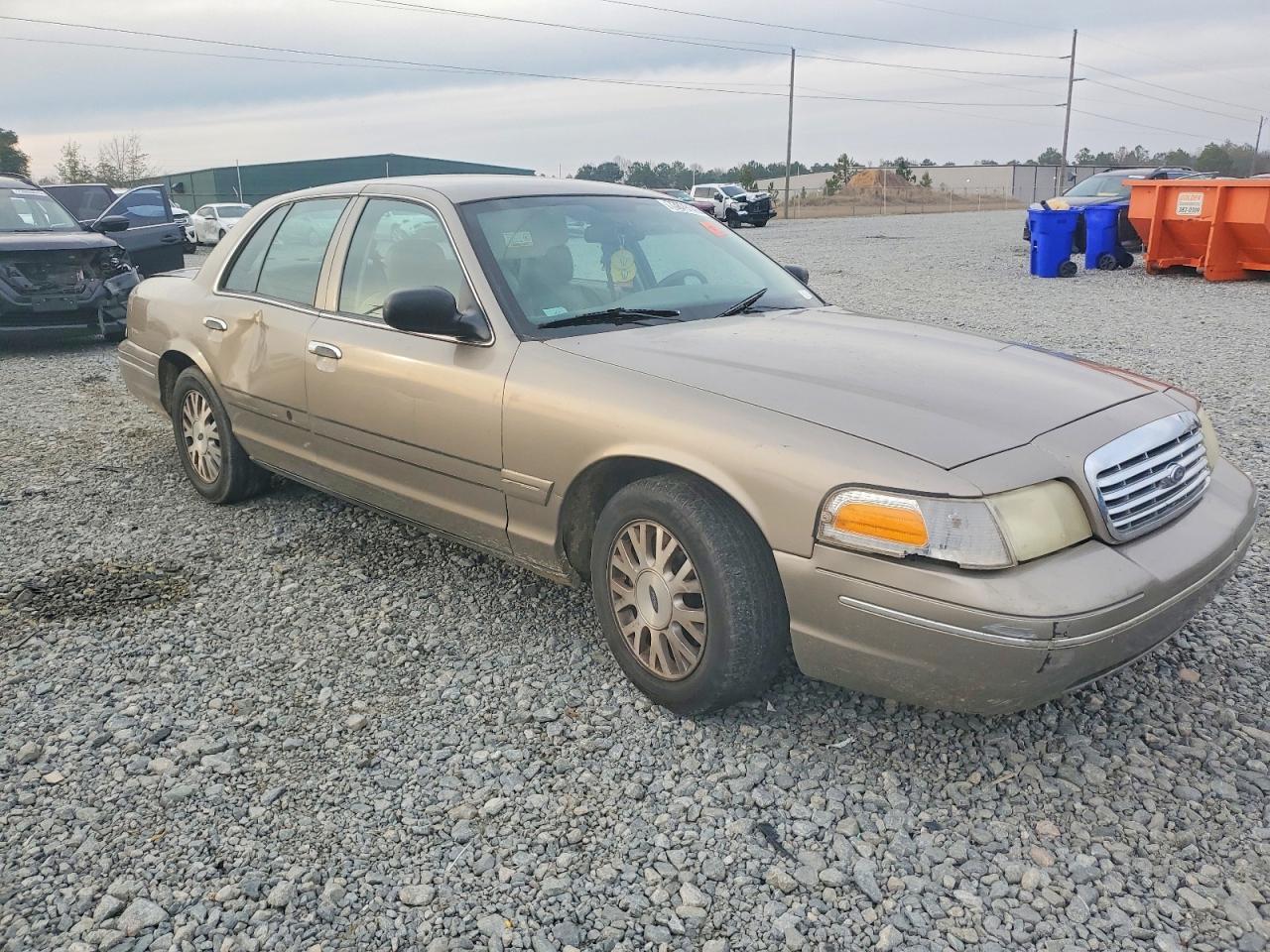 2004 FORD Crown Victoria