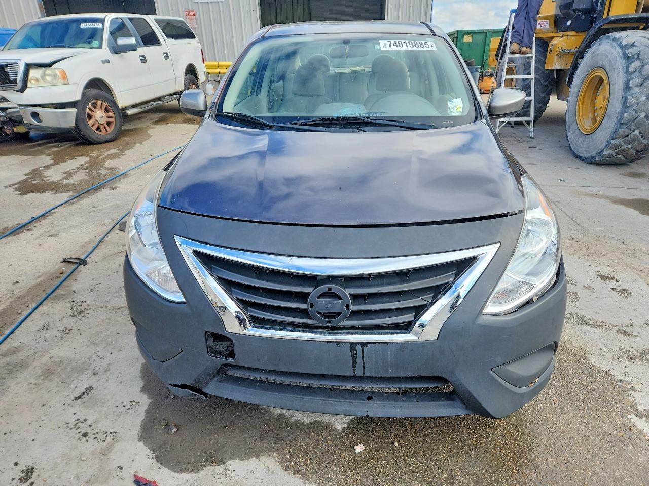2015 NISSAN VERSA