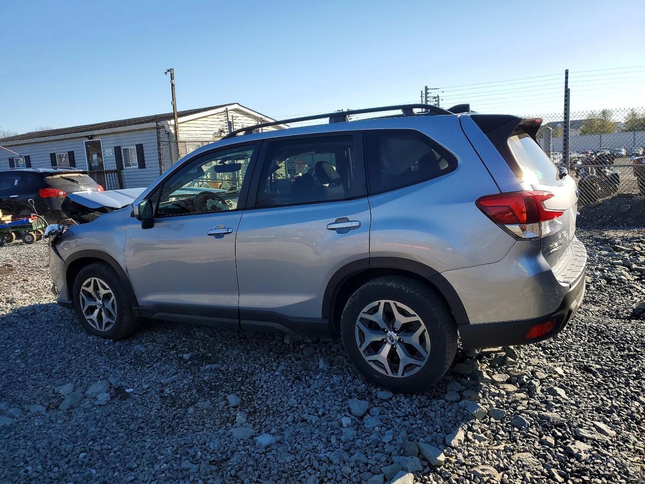 2024 SUBARU FORESTER