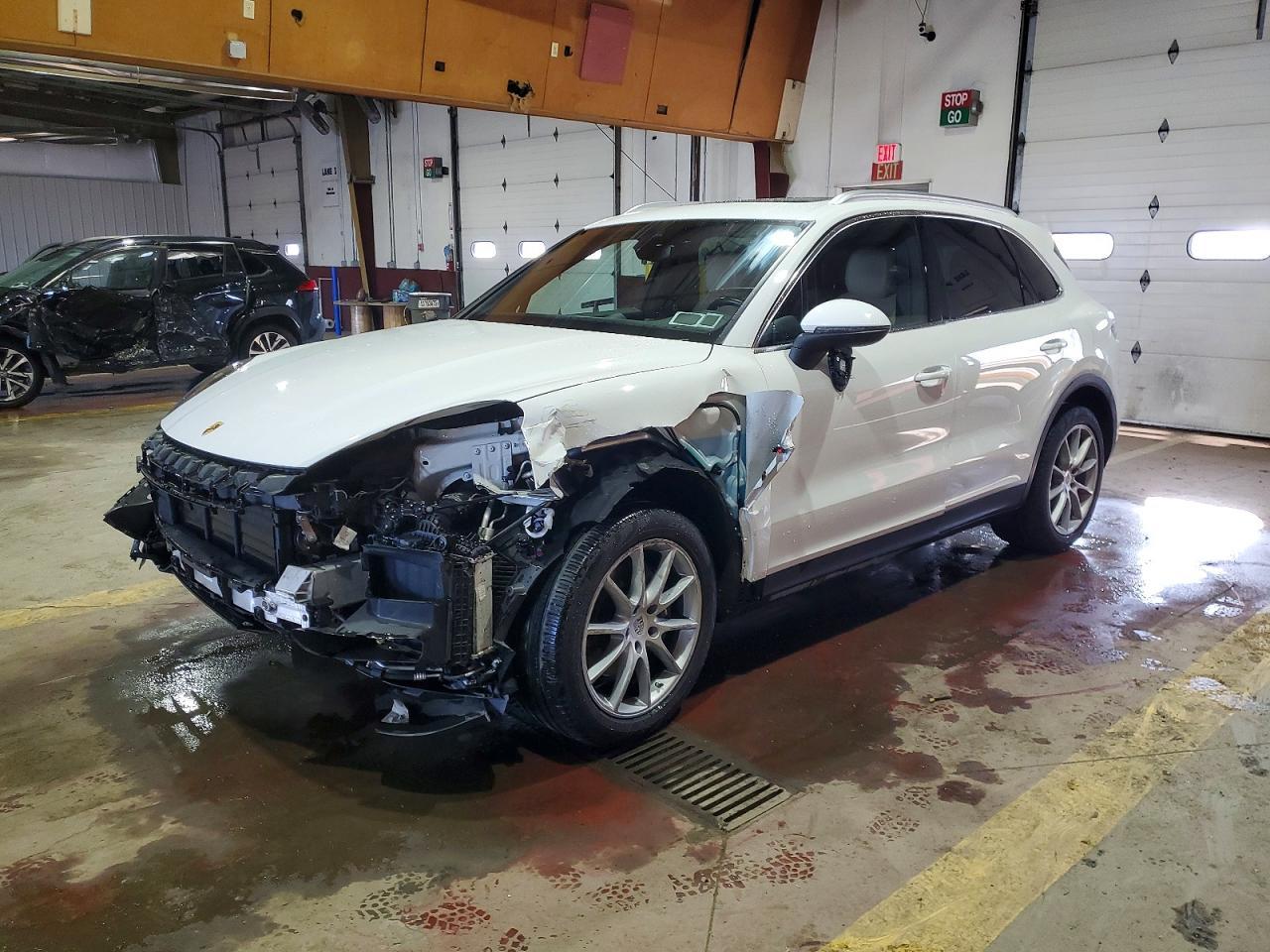 2019 PORSCHE CAYENNE