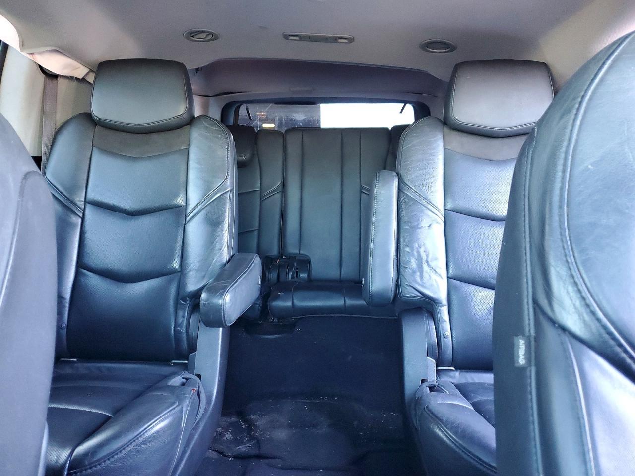 2017 CADILLAC Escalade ESV