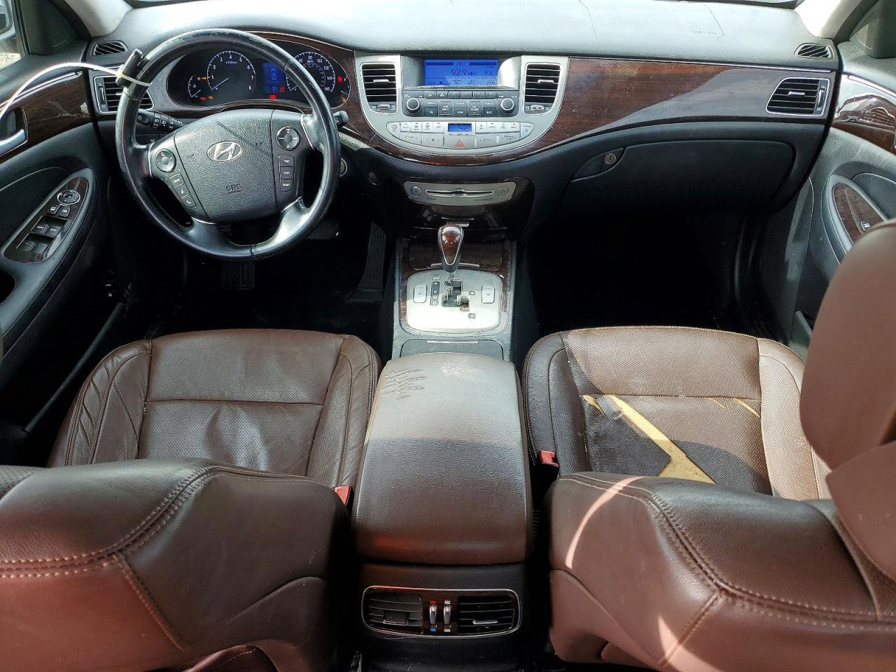 2013 HYUNDAI GENESIS