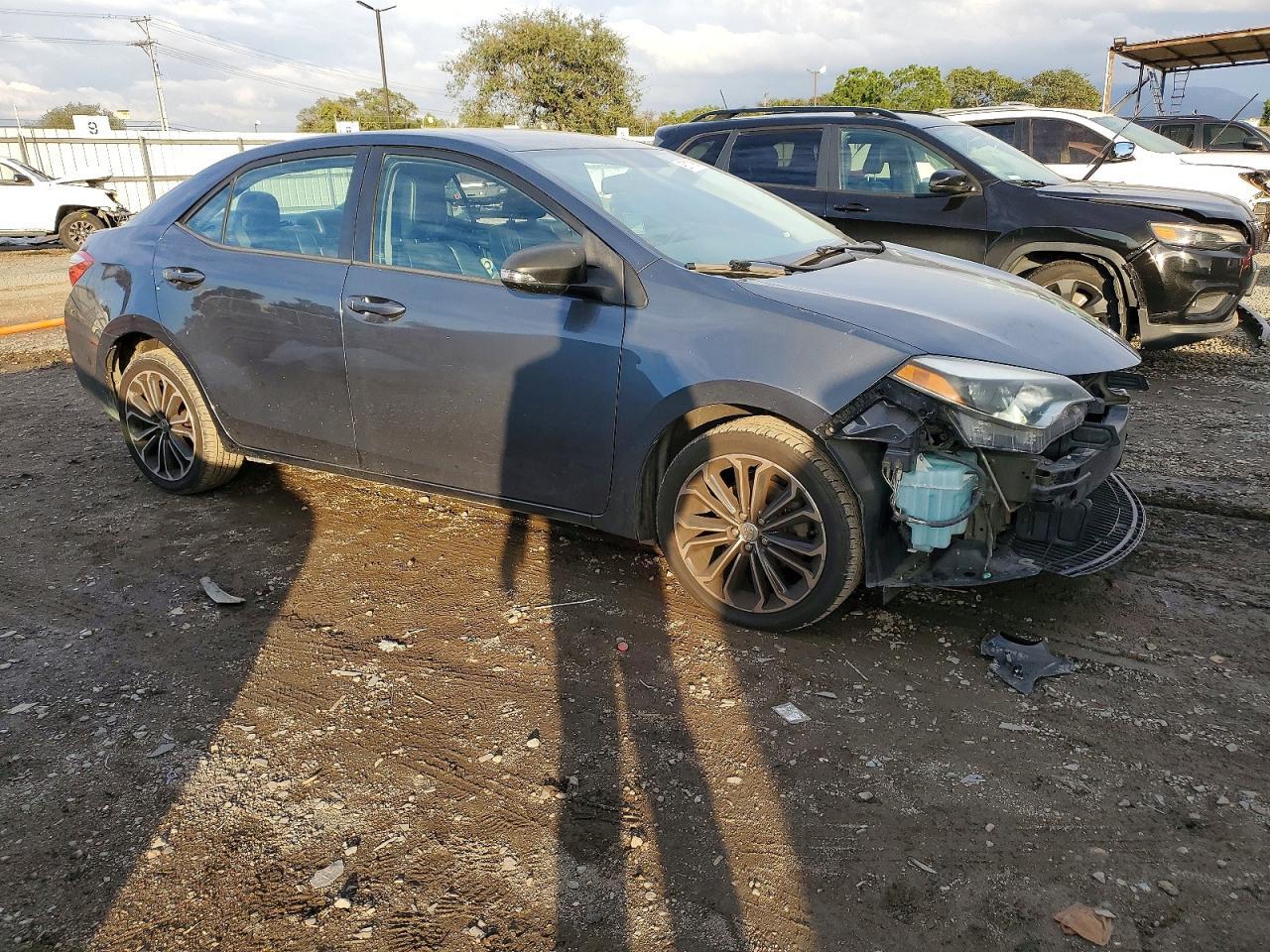2016 TOYOTA COROLLA