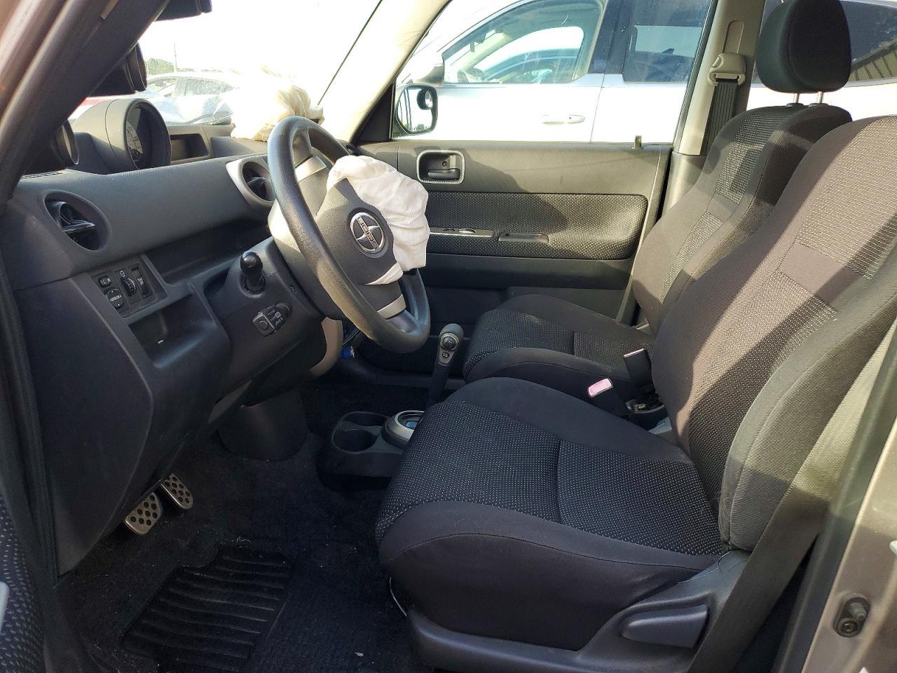 2005 TOYOTA SCION