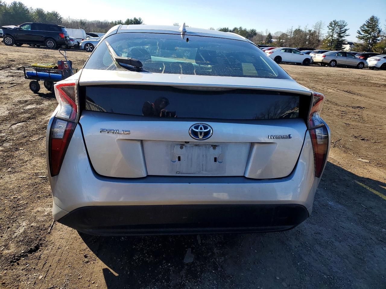 2016 TOYOTA PRIUS