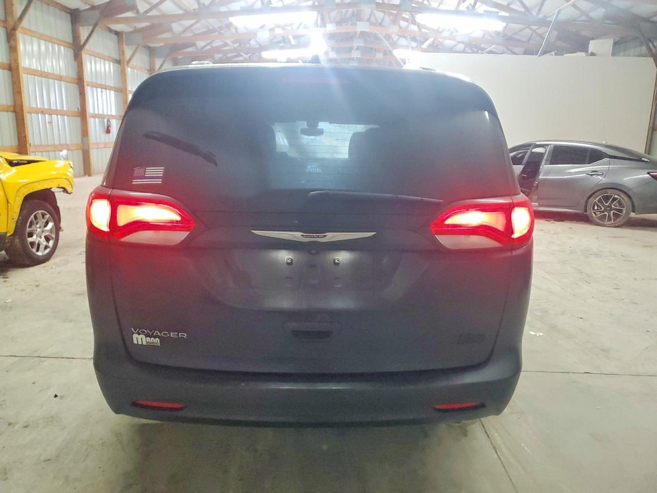 2021 CHRYSLER Voyager