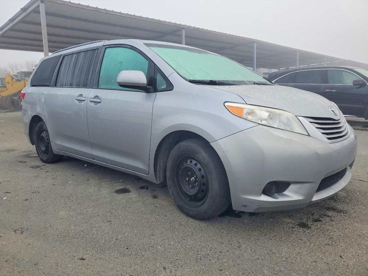2015 TOYOTA SIENNA