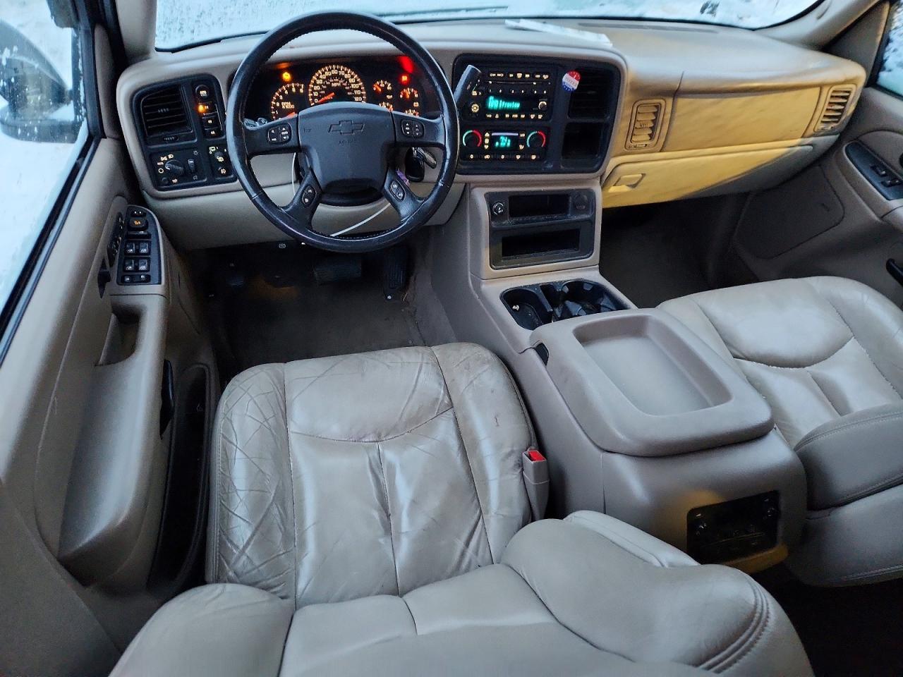 2004 CHEVROLET Suburban