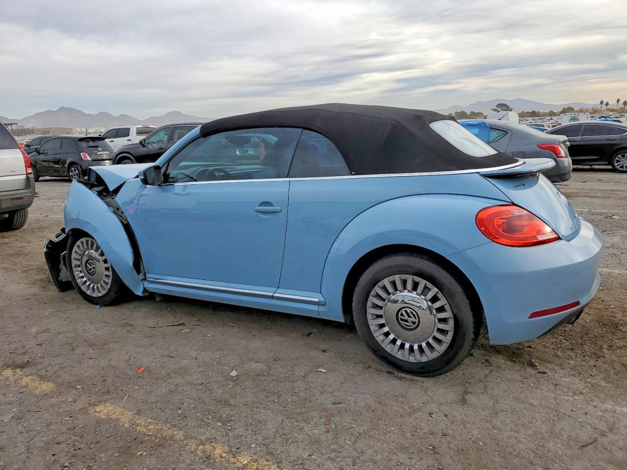 2016 VOLKSWAGEN Beetle