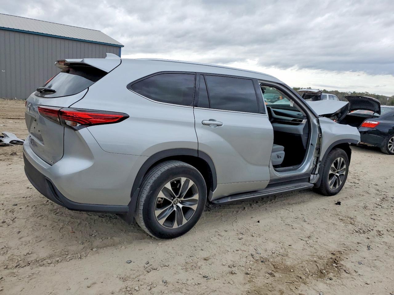 2020 TOYOTA HIGHLANDER