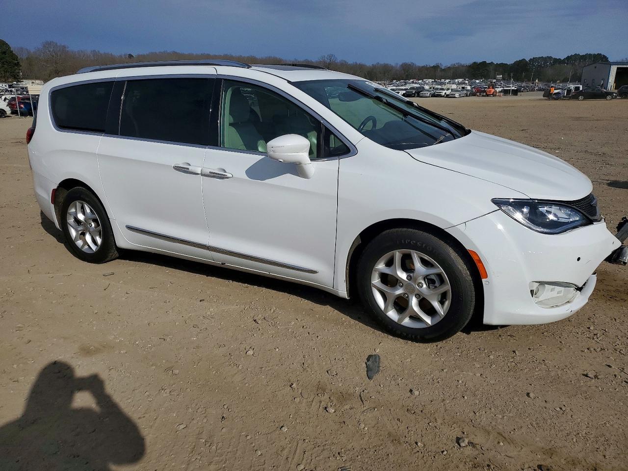 2020 CHRYSLER Pacifica