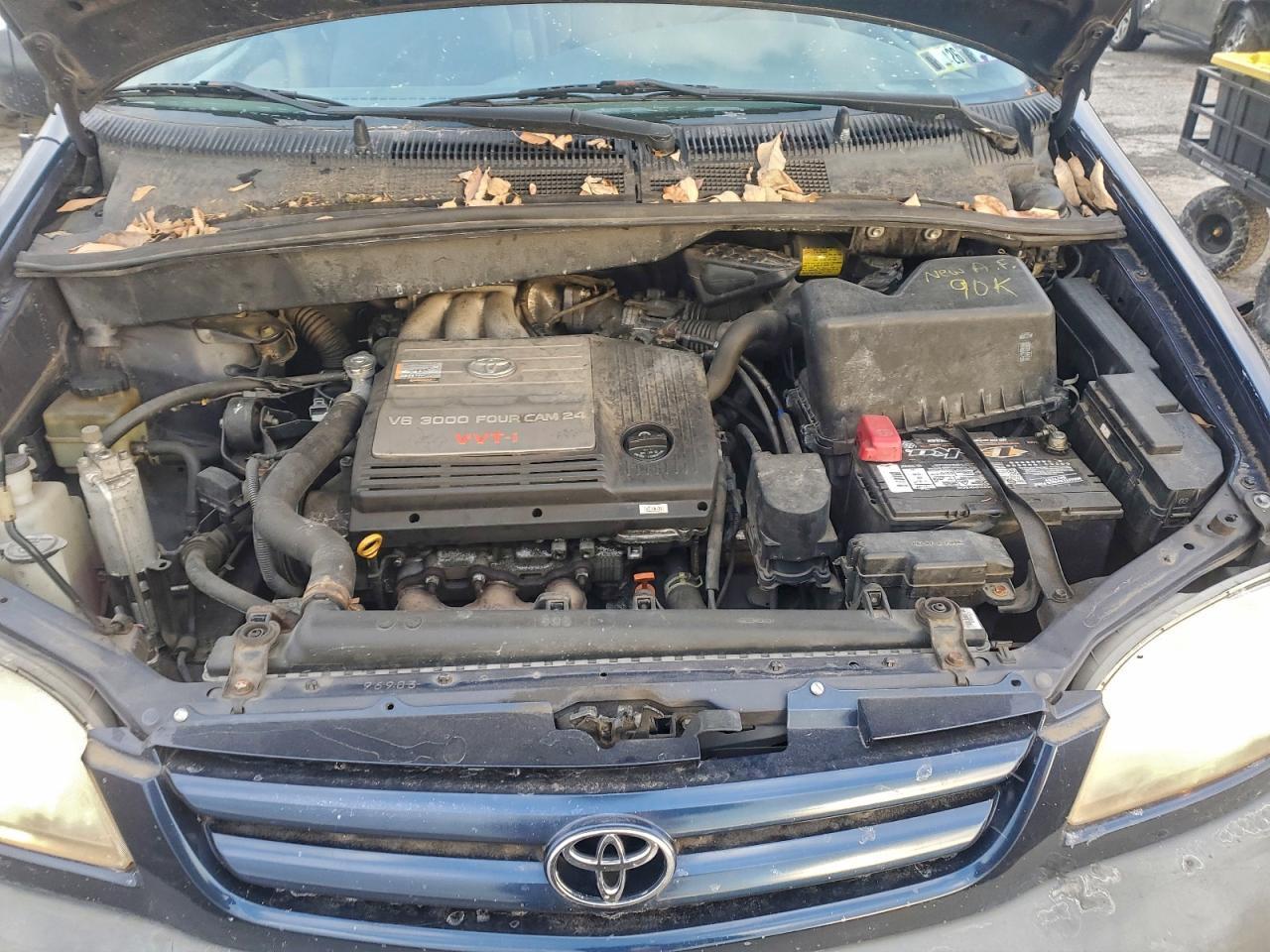 2002 TOYOTA SIENNA