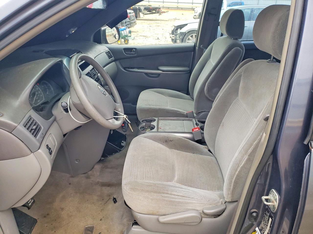2006 TOYOTA SIENNA
